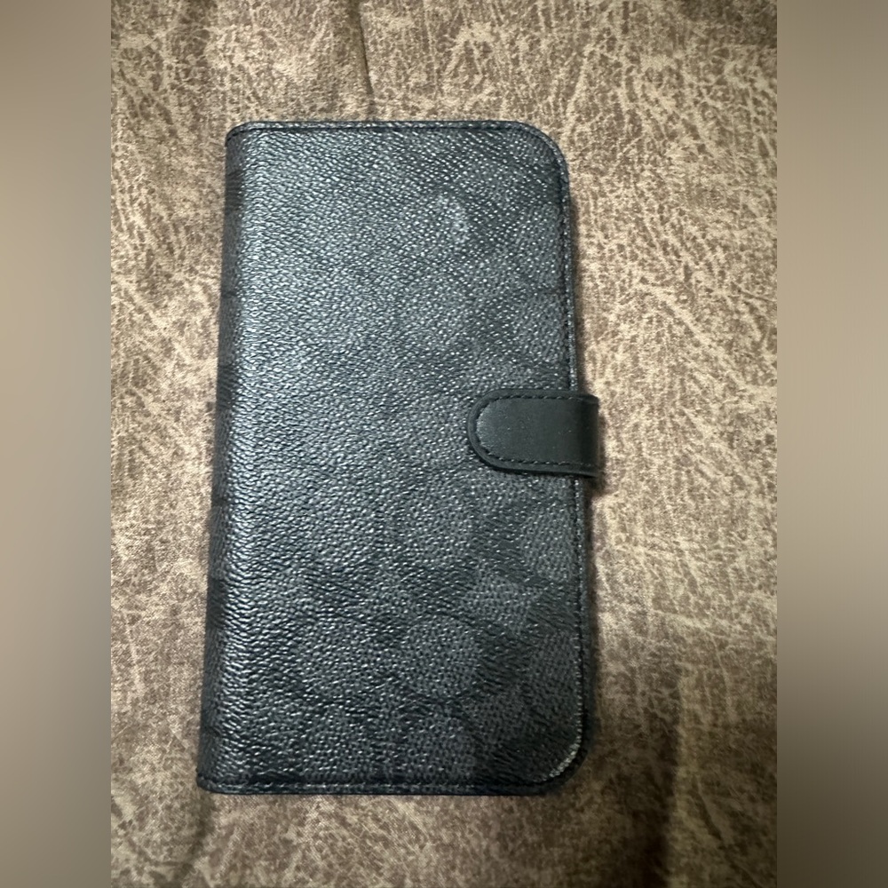 Coach iPhone 15 pro max case/folio